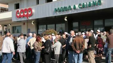La Coop di piazza Castellani a Poggio a Caiano