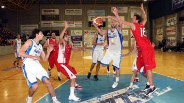 S’accende la lotta sotto canestro nel corso di uno dei due derby empolesi andati in scena nella scorsa edizione del campionato di serie B dilettanti