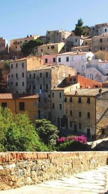 Il centro storico di Rio nellElba  