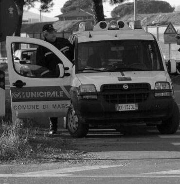 Una pattuglia della polizia municipale     