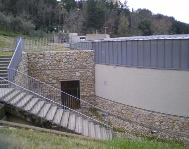 Un particolare dellaula mariana ricavata nella collina di Montenero         