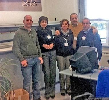 <b>FOTO DI GRUPPO.</b> Il personale dellanagrafe nel nuovo ufficio   