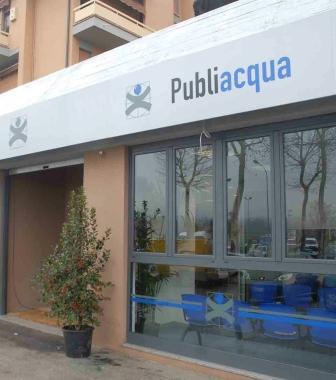 Un contatore per lacqua A sinistra gli uffici pistoiesi della spa dellacqua in viale Adua 