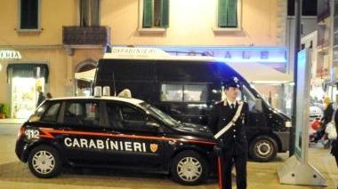 Molestava i clienti di un locale