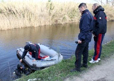 <strong>GIALLO. </strong>I sub dei carabinieri setacciano il lago alla ricerca delle due donne scomparse