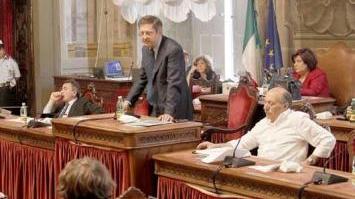 Una seduta del consiglio comunale