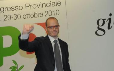 Il segretario provinciale del Pd Francesco Nocchi; sotto Cesare Damiano 
