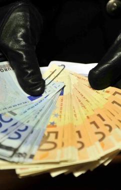 Oggetto della truffa i soldi  