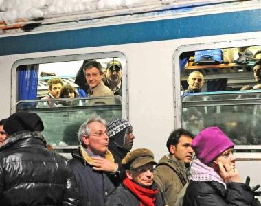 I pendolari allarrivo alla stazione 