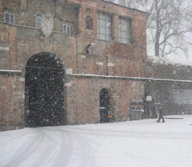In tanti non tornano a casa e gli alberghi fanno il pieno