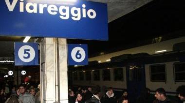 Bloccati per ore alla stazione