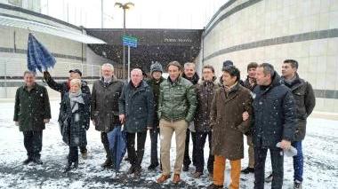 Il sindaco e la giunta davanti al sottopasso di Porta Nuova