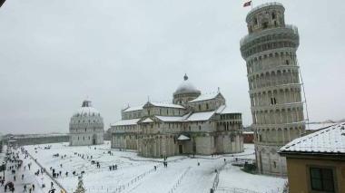 La neve mette la città in ginocchio