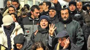Prigionieri nel treno in panne