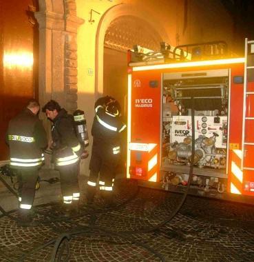 I vigili del fuoco allopera contro gli incendi 