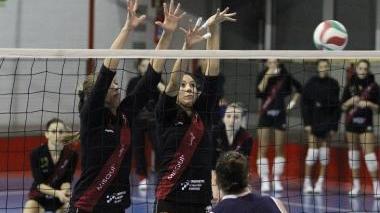 I tornei di pallavolo si fermano Rinviate le partite delle pratesi