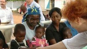 Il coro Sei Rose per l'Africa