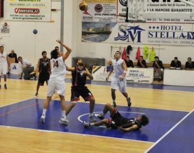 Unazione dattacco del Basket Cecina 
