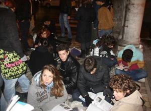 Lezione in piazza Grande per protestare contro la Gelmini