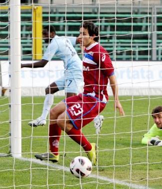 Il primo gol incassato in casa dellAlbinoleffe dopo il liscio di Kokoszka 