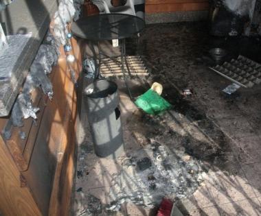 Incendiano bar, tracce di benzina