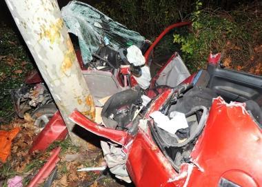 Lincidente di sabato notte in cui sono morti Sene (a destra, in un momento di relax) e lamico Sow Nella pagina a fianco lassemblea della comunit&agrave; senegalese 