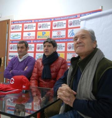 <b>PRESENTAZIONE</b>. Da sinistra Vecchi, Piccioli e Mazzei 