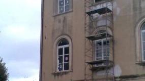 Scuola Carducci, iniziata la riparazione del tetto