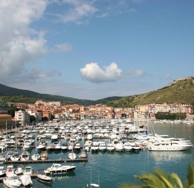 <b>BARCHE. </b>A Porto Ercole                 
