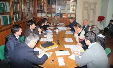 Una riunione sul Giglio in commissione e una protesta dei dipendenti del teatro 