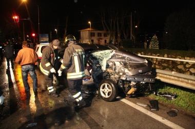 <b>SCONTRO MORTALE.</b> Unimmagine dellincidente sulla via Provinciale 