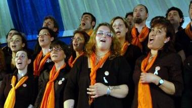 Un coro di musica gospel