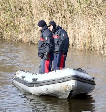 <b>RICERCHE.</b> I carabinieri setacciano il Massaciuccoli 