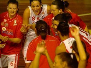 La gioia delle ragazze di Ducato per il successo 
