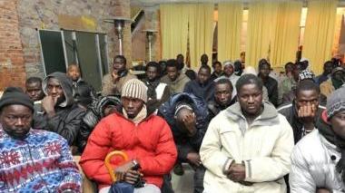Una colletta per rimpatriare le salme cresce la mobilitazione per Sene e Sow