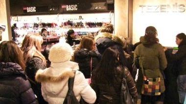 Shopping nei negozi del centro