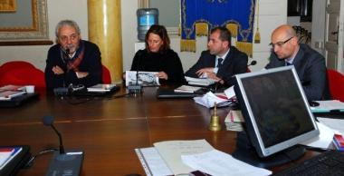 La consegna dei contributi in consiglio comunale 