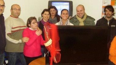 <b>IL REGALO.</b> Un nuovo tv lcd donato dal Comitato festeggiamenti di Burano al centro Il Girasole 