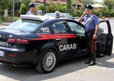 Auto pattuglia dei carabinieri 