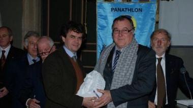 Gino Barattini della Fondazione Crc premia Garlando