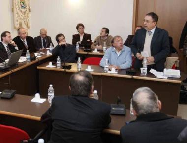 La sala consiliare e lex vicesindaco Baldoni 
