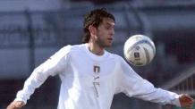A fianco Felice Prevete con la maglia di una nazionale giovanile Sulla destra il difensore Samuele Barsotti appena prelevato dal Viareggio in Lega Pro