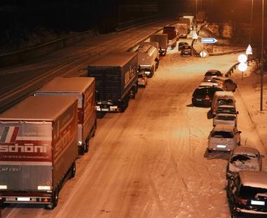 Coda di Tir in Fi-Pi-Li: serve un piano per la viabilit&agrave; in caso di emergenze. Sotto Millozzi 