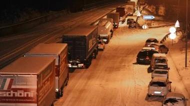 Coda di Tir in Fi-Pi-Li: serve un piano per la viabilità in caso di emergenze. Sotto Millozzi