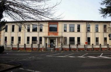 Ledificio che ospita le scuole Micheloni di Aulla         
