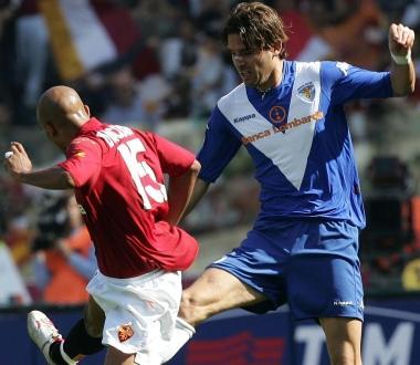 <b>KNEZEVIC.</b> Sopra il difensore amaranto  