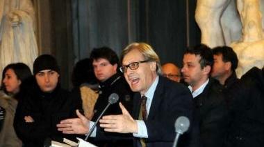 Vittorio Sgarbi fa lezione in Accademia 