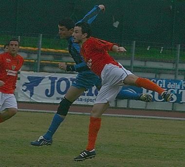 <b>PUNITI.</b> Bonucelli stacca di testa bruciando Calanchi: &egrave; l1-0 