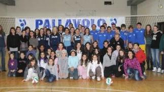 <b>PALLAVOLO FOLLONICA </b>Gli atleti alla festa