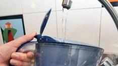 Acqua del rubinetto al bando nelle mense delle scuole materne